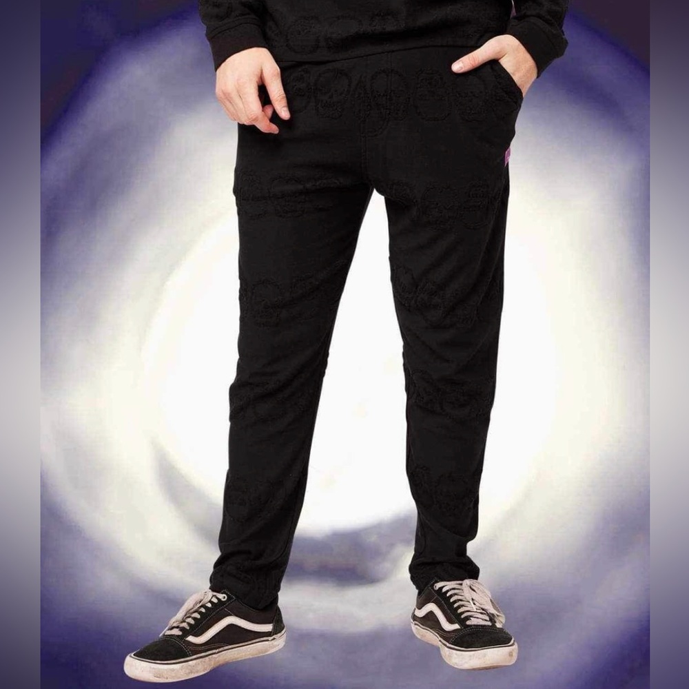 Cloak skull print joggers size small